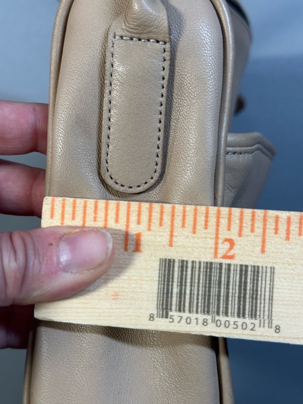 VINTAGE Coach 80s/90s Crossbody Leather Slim Zip Bag/Purse, Taupe/Tan - Picture 10 of 16